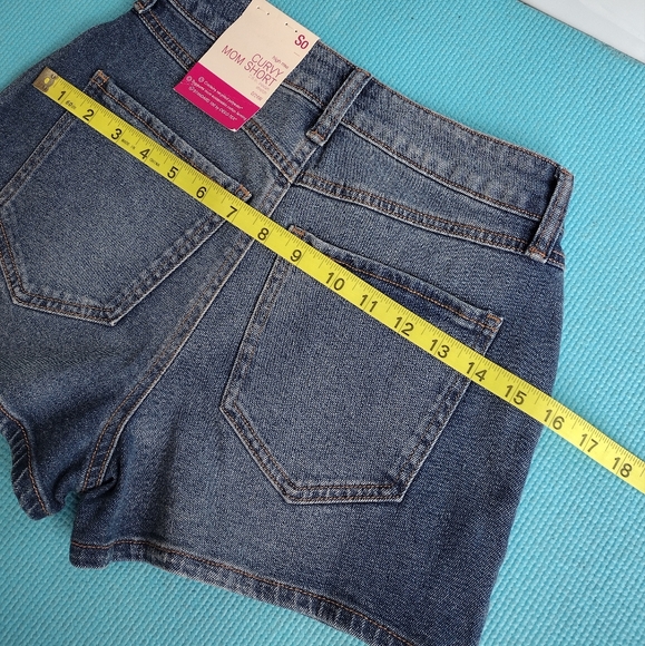 So Women's High Rise Curvy Mom Shorts Button Fly Size 0/24W - Picture 5 of 6